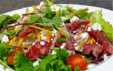 馬刺しの食べ方/馬刺しレシピ：桜肉のシーザーサラダ